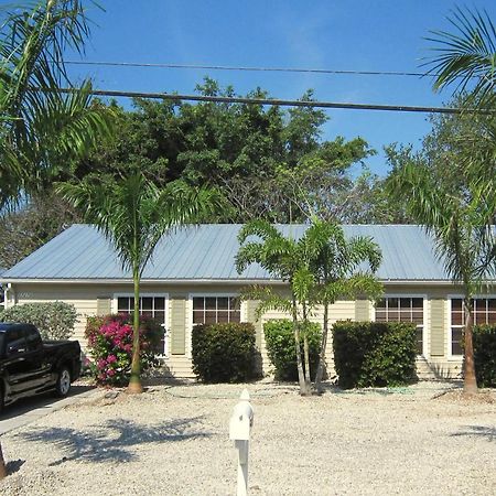 Lazy Cuckoo Inn - Sleek And Stylish Studio Apartments Fort Myers Beach Eksteriør billede
